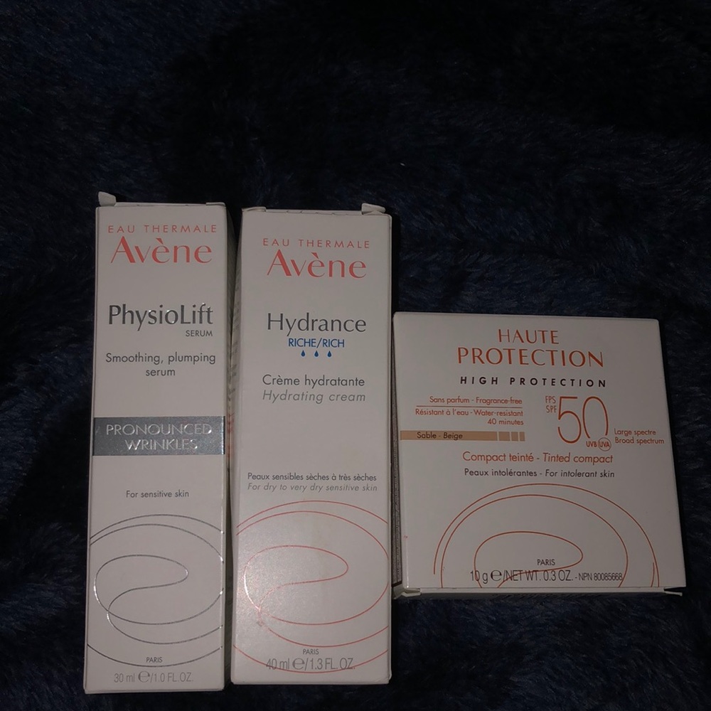 Unopened Avene Compact, Serum and Moisturizer.